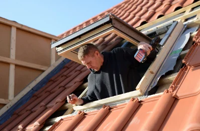 Pose de fenêtres de toit Velux à Nay